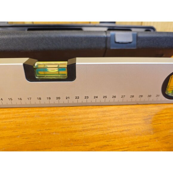 Aluminum Level With Case Measuring 12 Inches By LazerPro - Picture 4 of 7